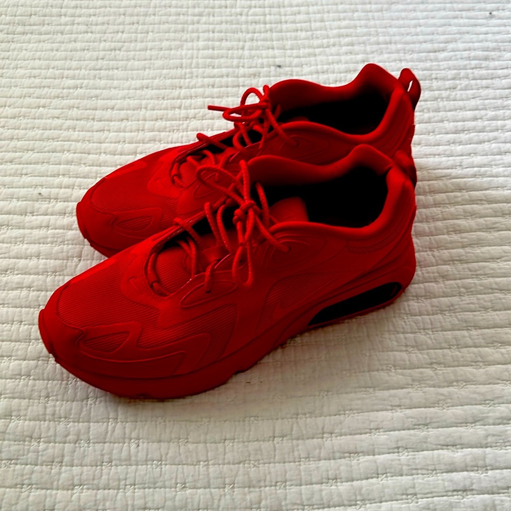 University Red Nike Airmax